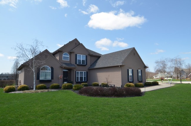 520 River Bluff Cir, Oconomowoc, WI 53066 photo 1