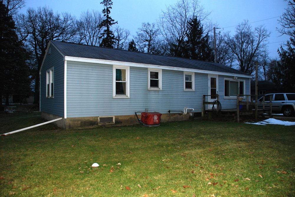 1112 N West Shore Dr, Oconomowoc, WI 53066 photo 1