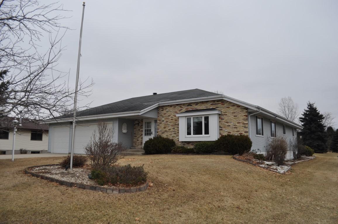 6918 Beck Ln, West Bend, WI 53090 photo 1
