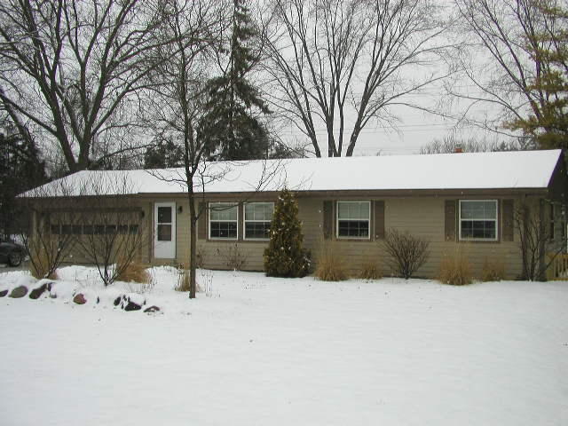 17448 W Rogers Dr, New Berlin, WI 53146 photo 1