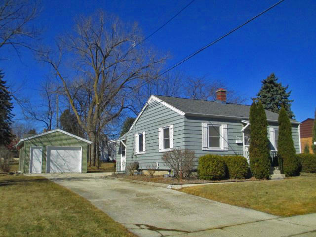 102 N Bruns Ave, Plymouth, WI 53073 photo 1