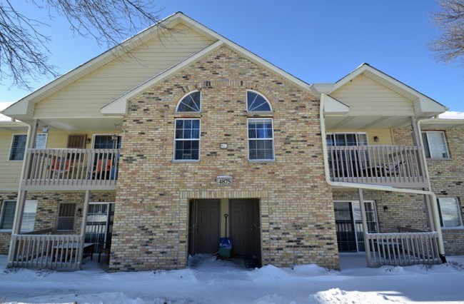 4875 Easy St #13, Hartland, WI 53029 photo 1