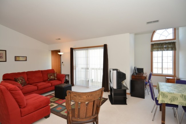 1301 College Ave #4e, South Milwaukee, WI 53172 photo 1