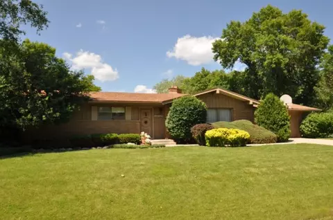 724 E Wahner, Bayside, WI 53217 photo 1