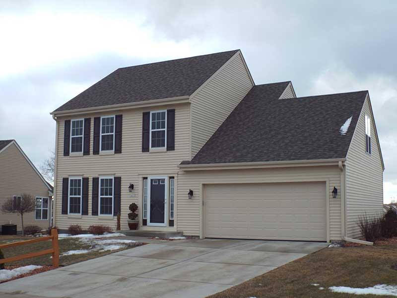 1611 Whitewater Dr, West Bend, WI 53095 photo 1