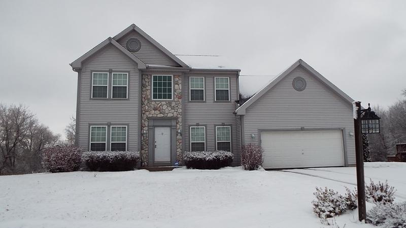 8821 W Elm Ct, Franklin, WI 53132 photo 1