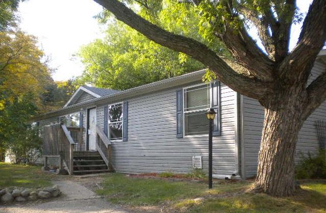 1466 Pleasant St, Burlington, WI 53105 photo 1