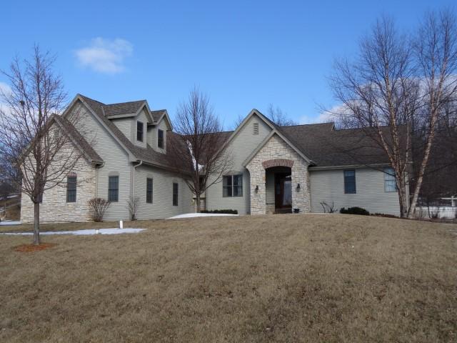 580 Bayberry Ln, Slinger, WI 53086 photo 1