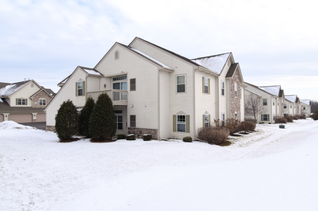 8567 S Stratford Rd, Oak Creek, WI 53154 photo 1