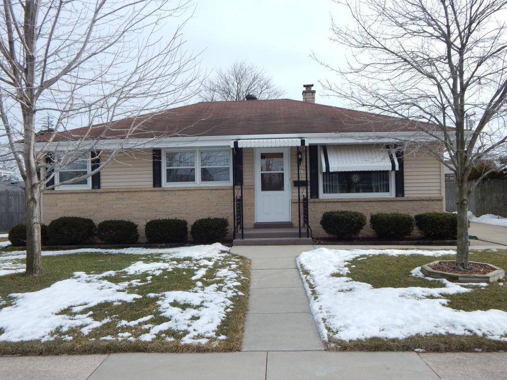 3663 Astoria Dr, Racine, WI 53402 photo 1