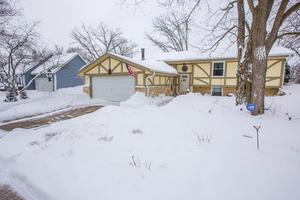 2245 Pebble Valley Rd, Waukesha, WI 53188 photo 1