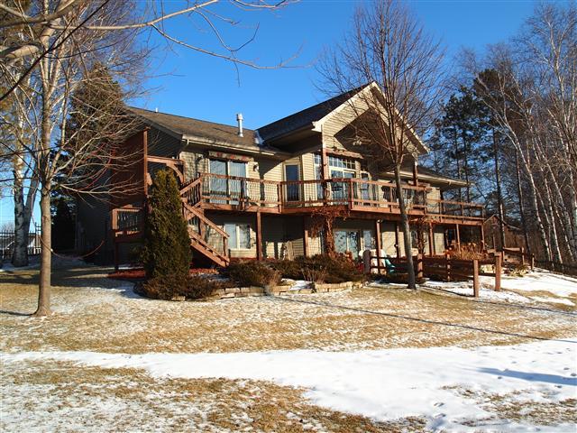 3924 Riverview Dr, Two Rivers, WI 54241 photo 1