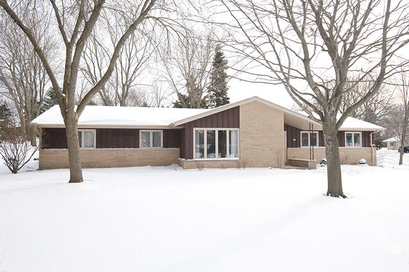 501 Sunrise Dr, Port Washington, WI 53074 photo 1