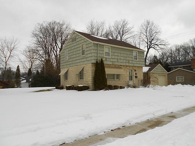 510 Sycamore Ave, South Milwaukee, WI 53172 photo 1