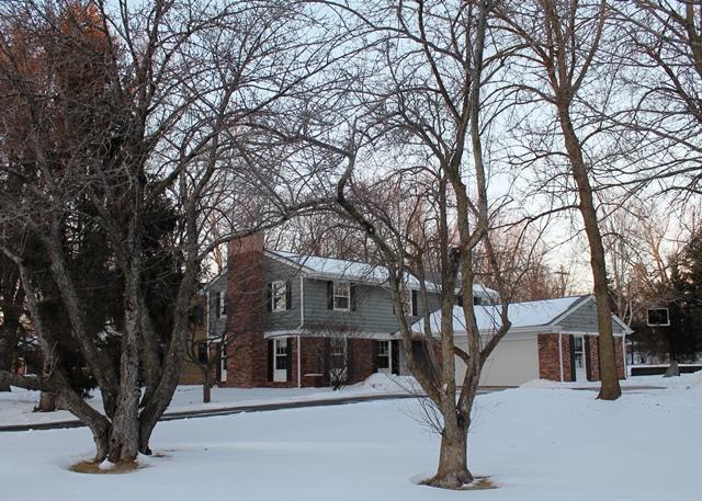 610 E Dean Rd, Fox Point, WI 53217 photo 1