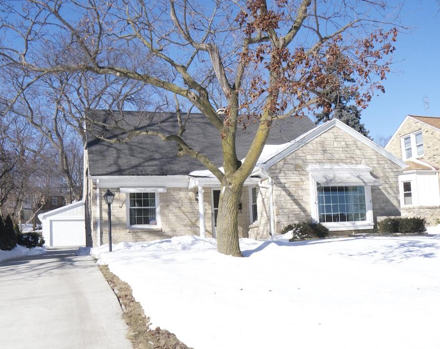217 Glenview Ave, Milwaukee, WI 53213 photo 1