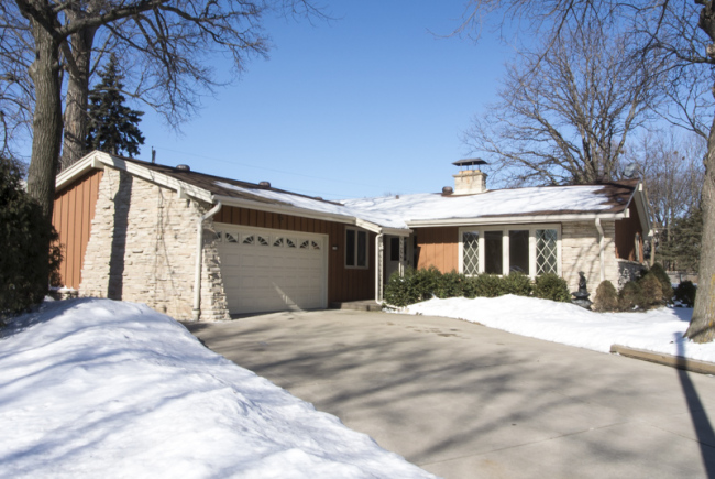 1824 W Vogel Ct, Milwaukee, WI 53221 photo 1