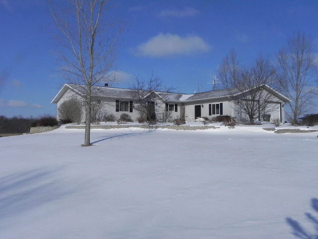 7861 Riverside Rd, Fredonia, WI 53021 photo 1