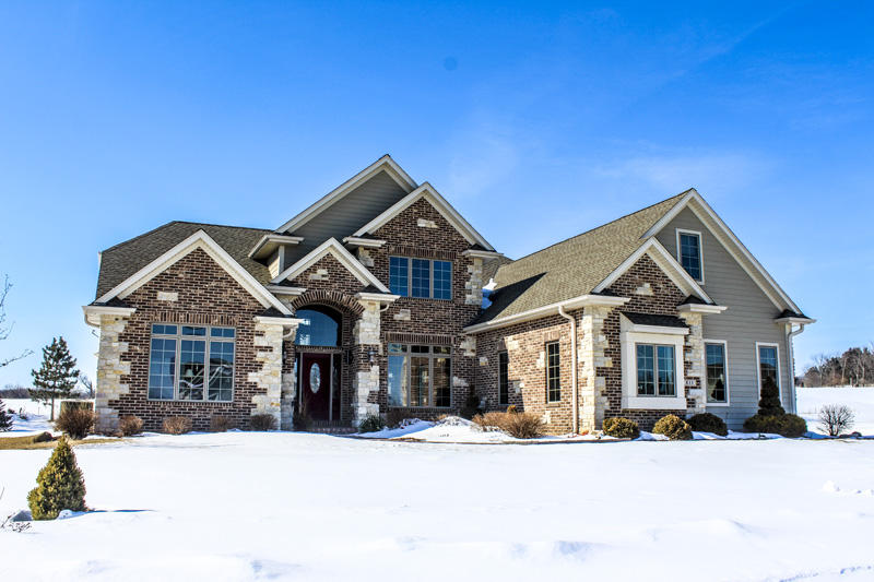 833 Pinehurst, Mukwonago, WI 53149 photo 1
