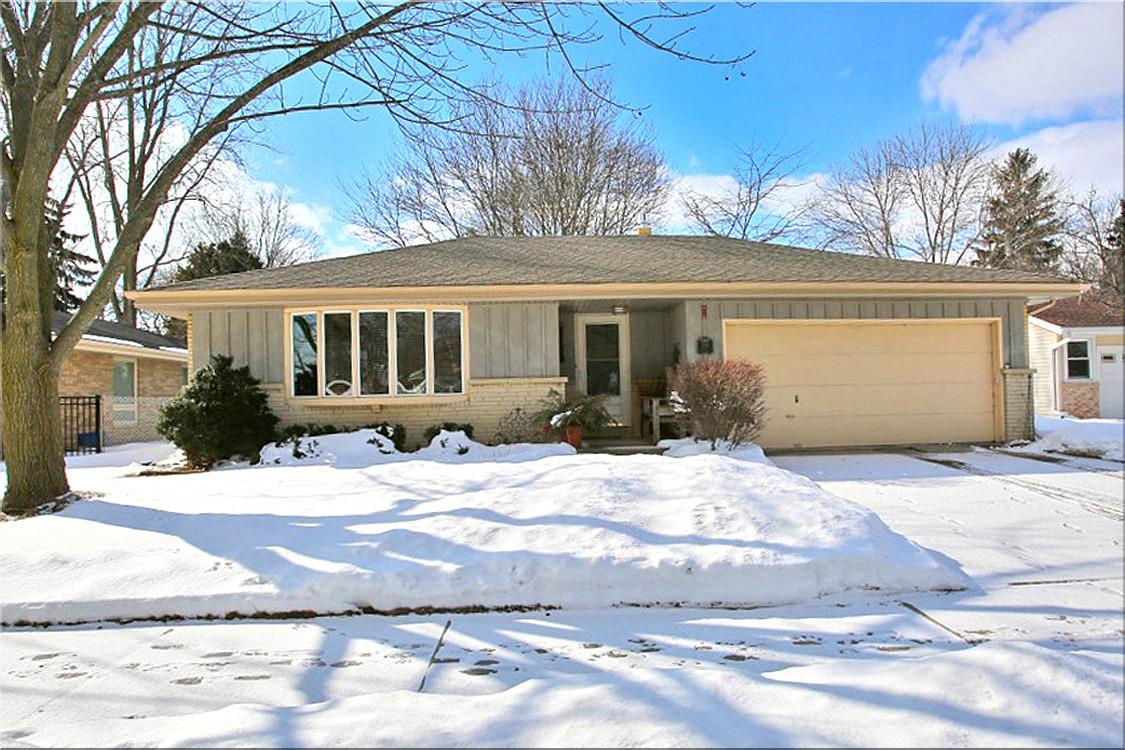 226 Virginia St, Racine, WI 53405 photo 1