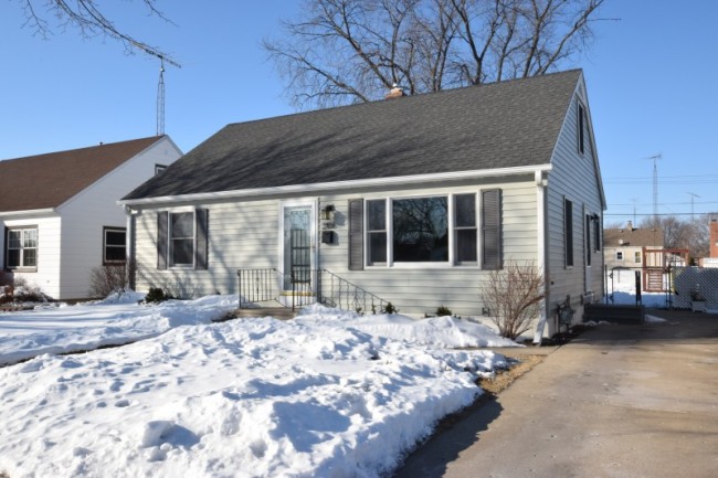 2106 31st St, Kenosha, WI 53140 photo 1