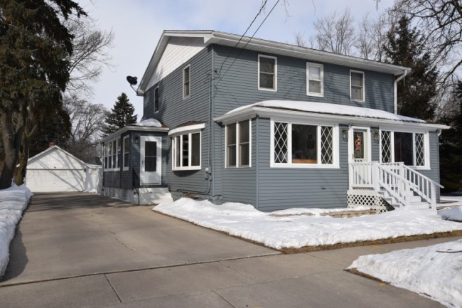 322 W Court St, Elkhorn, WI 53121 photo 1