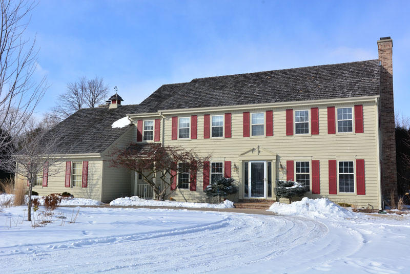 710 W Haddonstone Pl, Mequon, WI 53092 photo 1