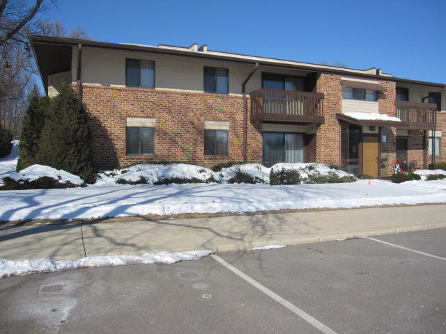 339 Park Hill Dr #a, Pewaukee, WI 53072 photo 1