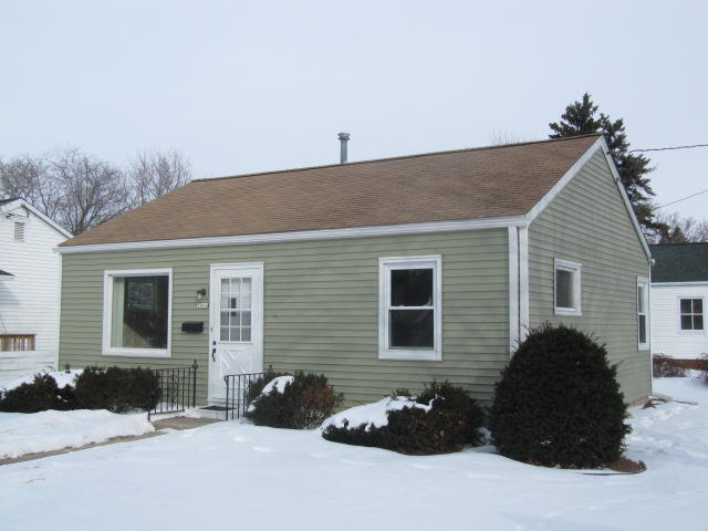 3804 Custer St, Manitowoc, WI 54220 photo 1