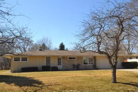 8983 N Rexleigh, Bayside, WI 53217 photo 1
