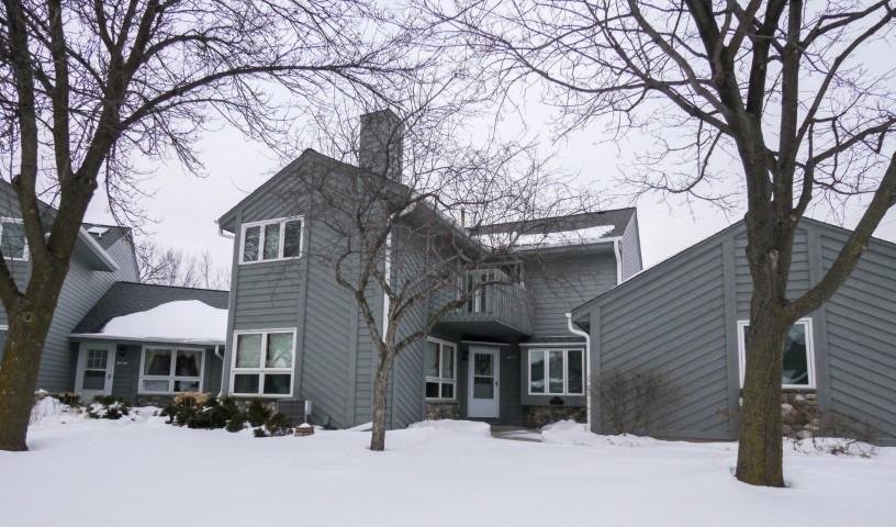 15604 W Ridge Rd, New Berlin, WI 53151 photo 1
