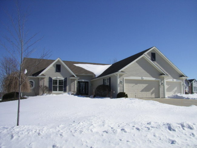 9328 S 44th Ct, Franklin, WI 53132 photo 1
