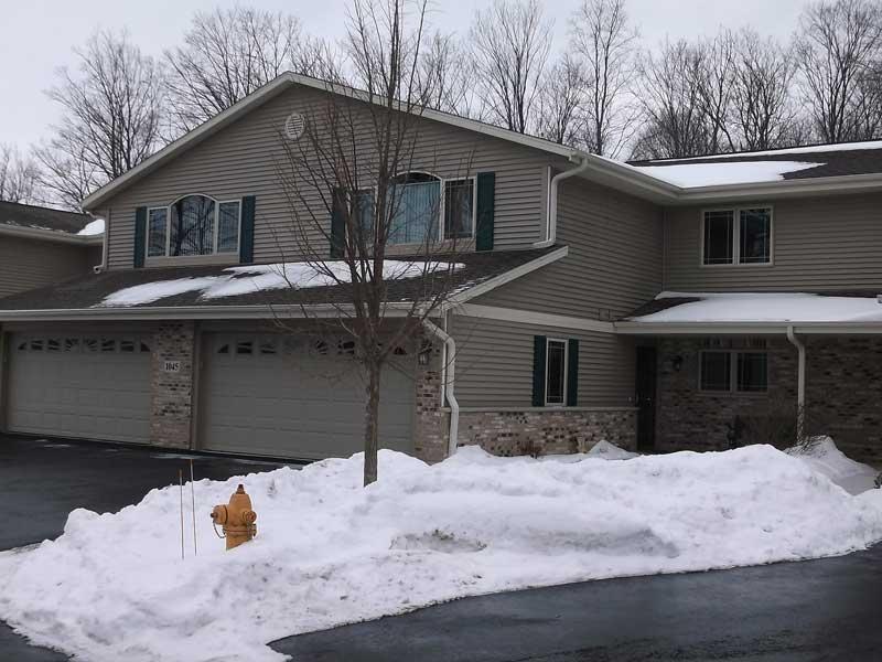 1045 Shadowood Cir #3, West Bend, WI 53095 photo 1