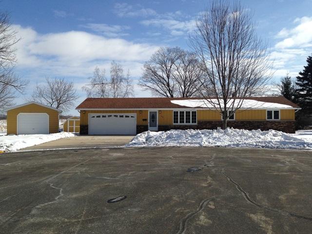 410 Woodview Ct, Elkhart Lake, WI 53020 photo 1