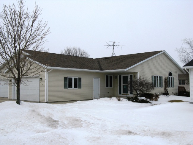 650 Ohio Ave, Oostburg, WI 53070 photo 1