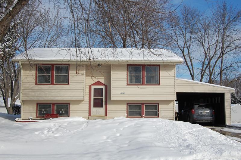 1608 Forest Hill Ave, South Milwaukee, WI 53172 photo 1