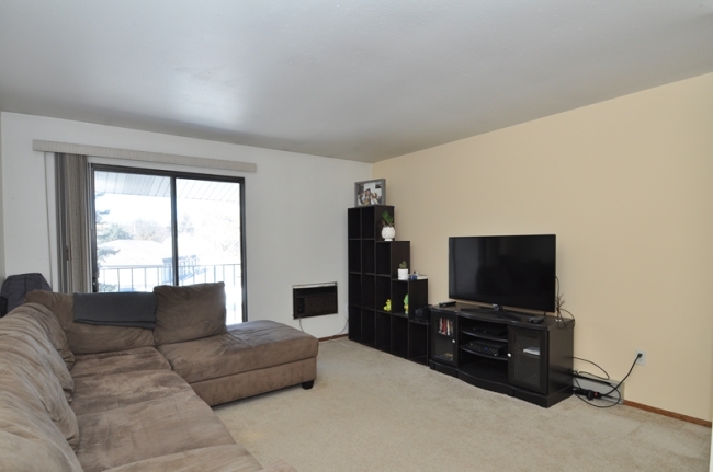 1465 S Carriage Ln, New Berlin, WI 53151 photo 1