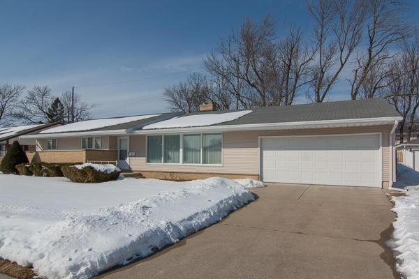 1126 Cedar Creek St, Racine, WI 53402 photo 1