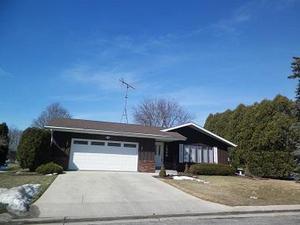 408 Dorothy Pl, Watertown, WI 53094 photo 1