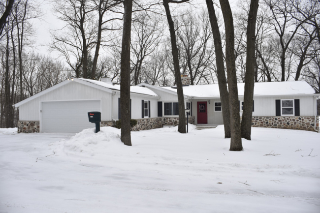3770 S Racine Ave, New Berlin, WI 53146 photo 1