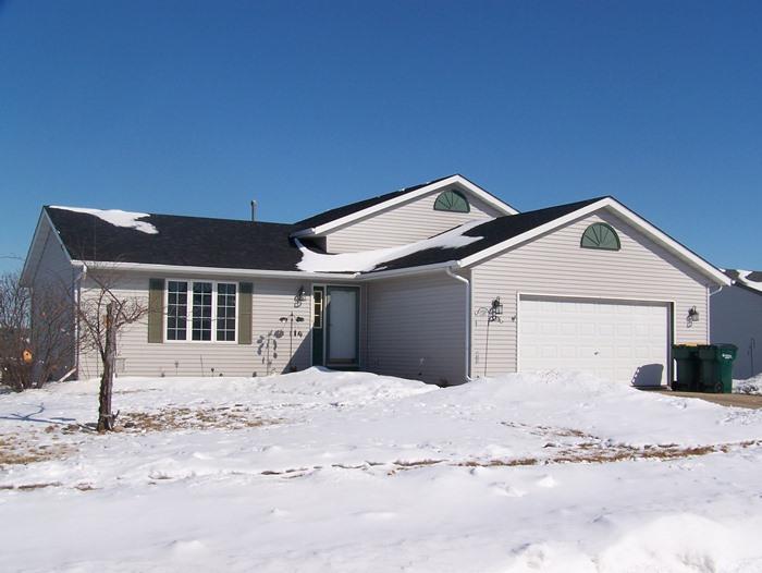 338 Sunny Hill Dr, Elkhorn, WI 53121 photo 1