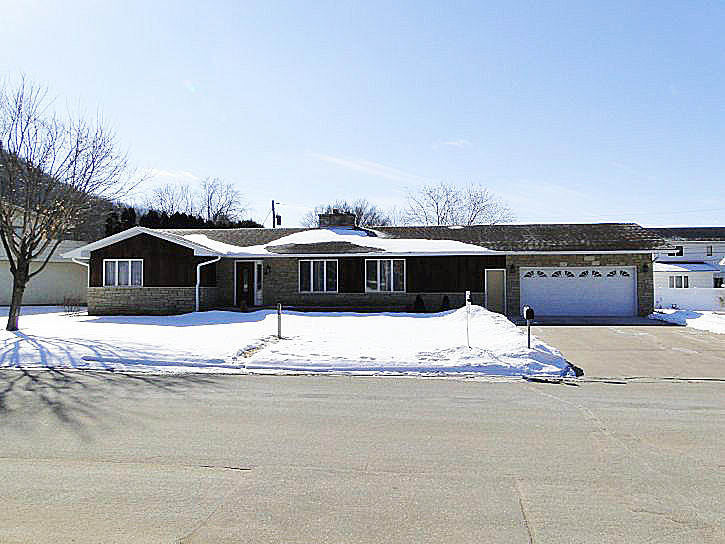 722 Cliffwood Ln, La Crosse, WI 54601 photo 1