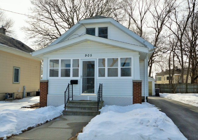 905 E Racine Ave, Waukesha, WI 53186 photo 1