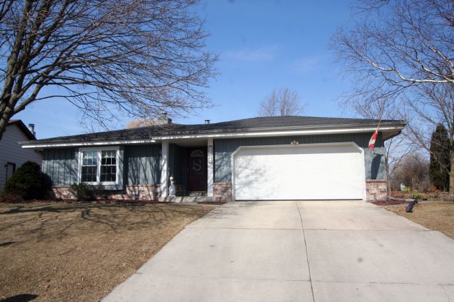 1420 Cedar Dr, Port Washington, WI 53074 photo 1