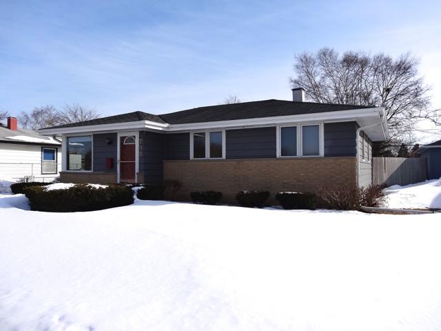 703 Thunderbird Dr, Racine, WI 53402 photo 1