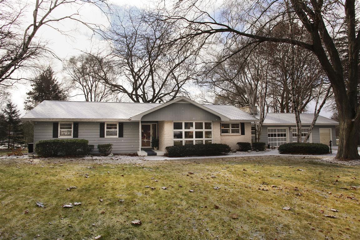 6668 Chestnut Cir, Windsor, WI 53598 photo 1