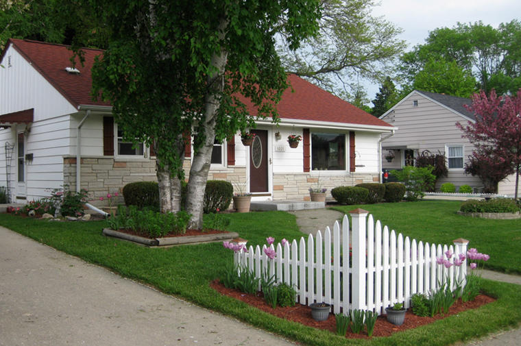 1021 5th Ave, Grafton, WI 53024 photo 1