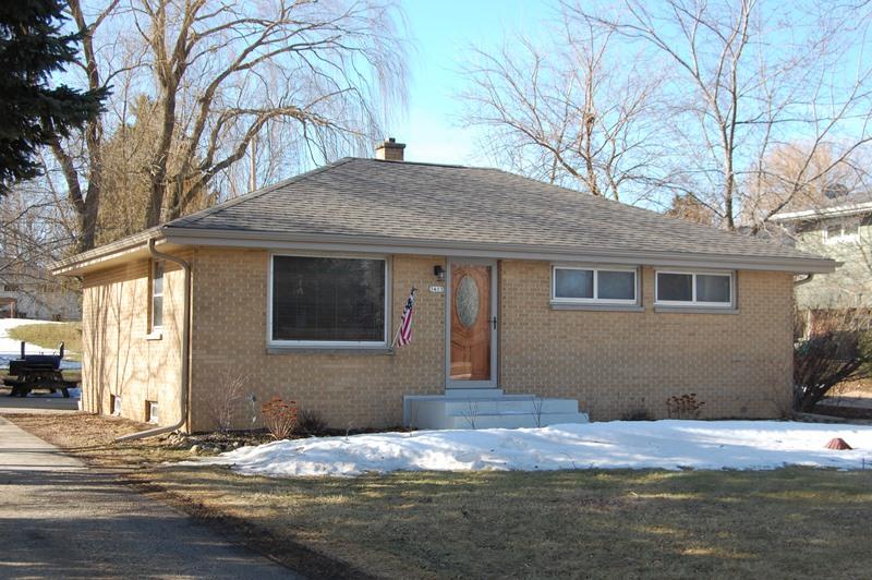 3413 E Puetz Rd, Oak Creek, WI 53154 photo 1