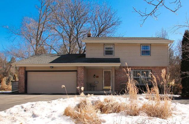 1318 Dekoven St, Delafield, WI 53018 photo 1