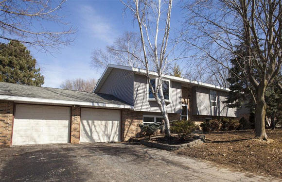 1068 Bayberry Dr, Watertown, WI 53098 photo 1